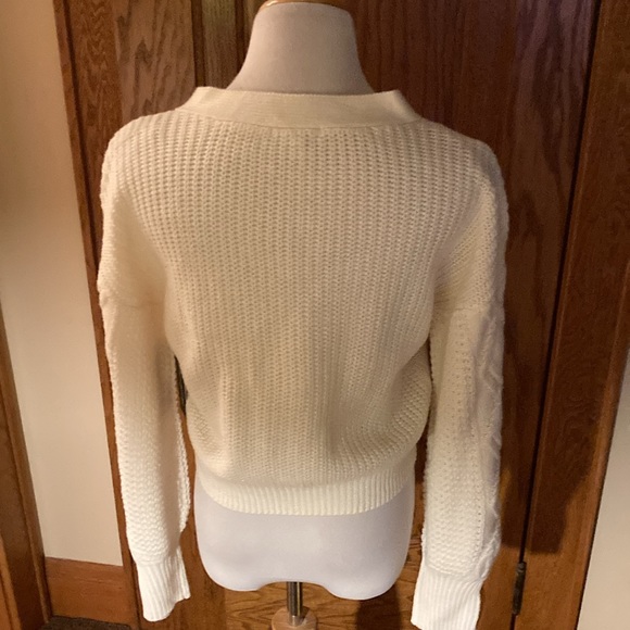 Derek Heart, Size L, Junior, size 14, cable knit sweater with Wood buttons. NWT - Picture 6 of 10